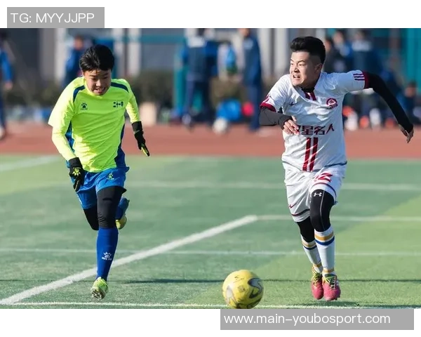 彩辰足球引领新潮流助力青少年成长与梦想实现的足球之路